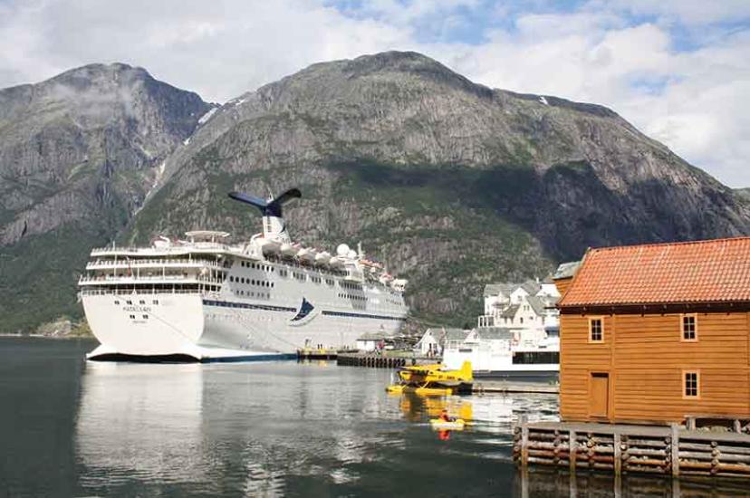 Eidfjord cruise Norway