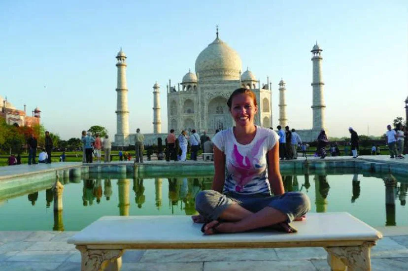 Intrepid_india_agra_taj-mahal_taking-in-the-surroundings.jpg
