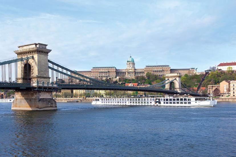 UW_RZ_Cover_Budapest_3626_1.jpg