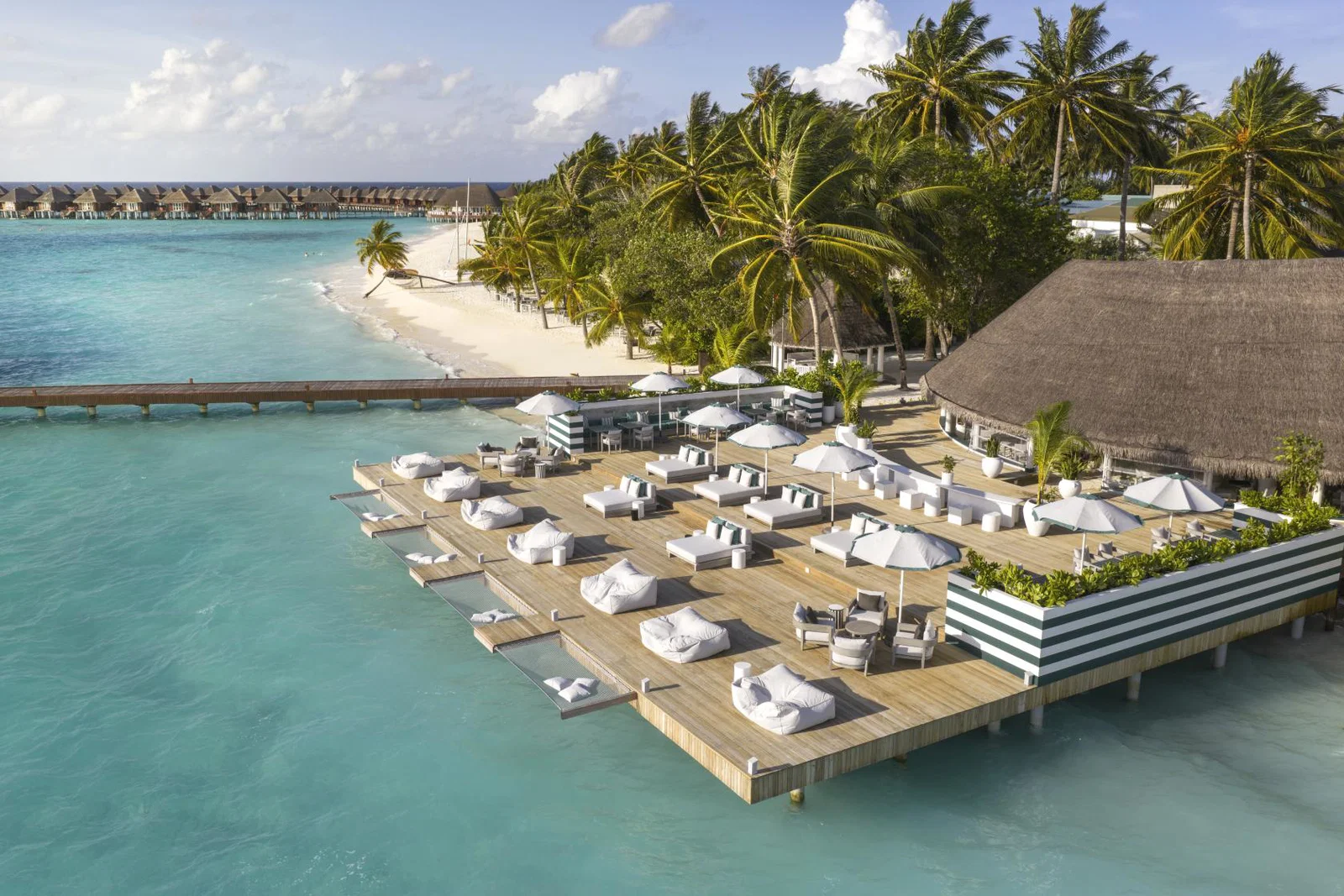 Sun Siyam Vilu Reef Nautilus Bar