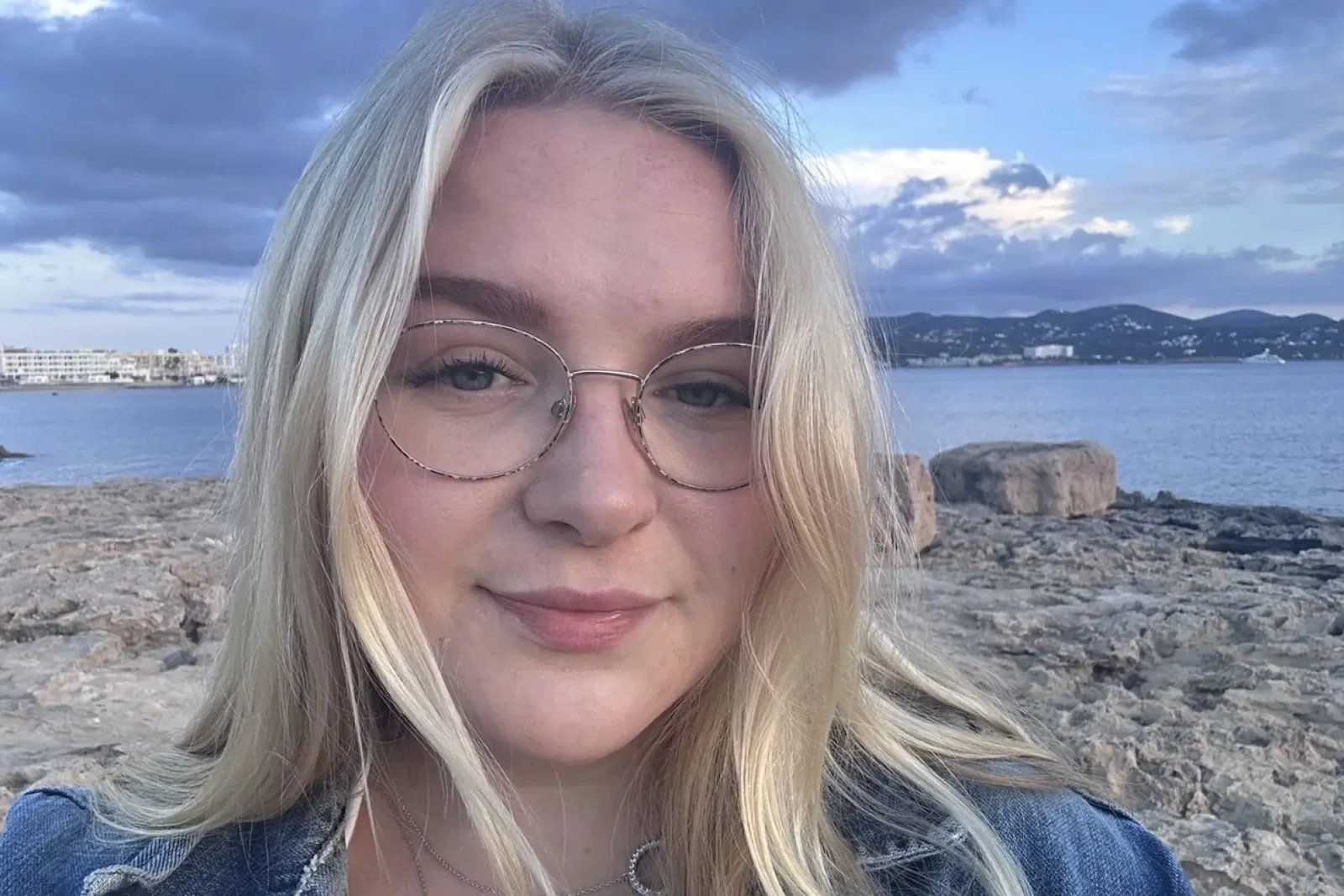 Lydia Harmer, Oyster Travel