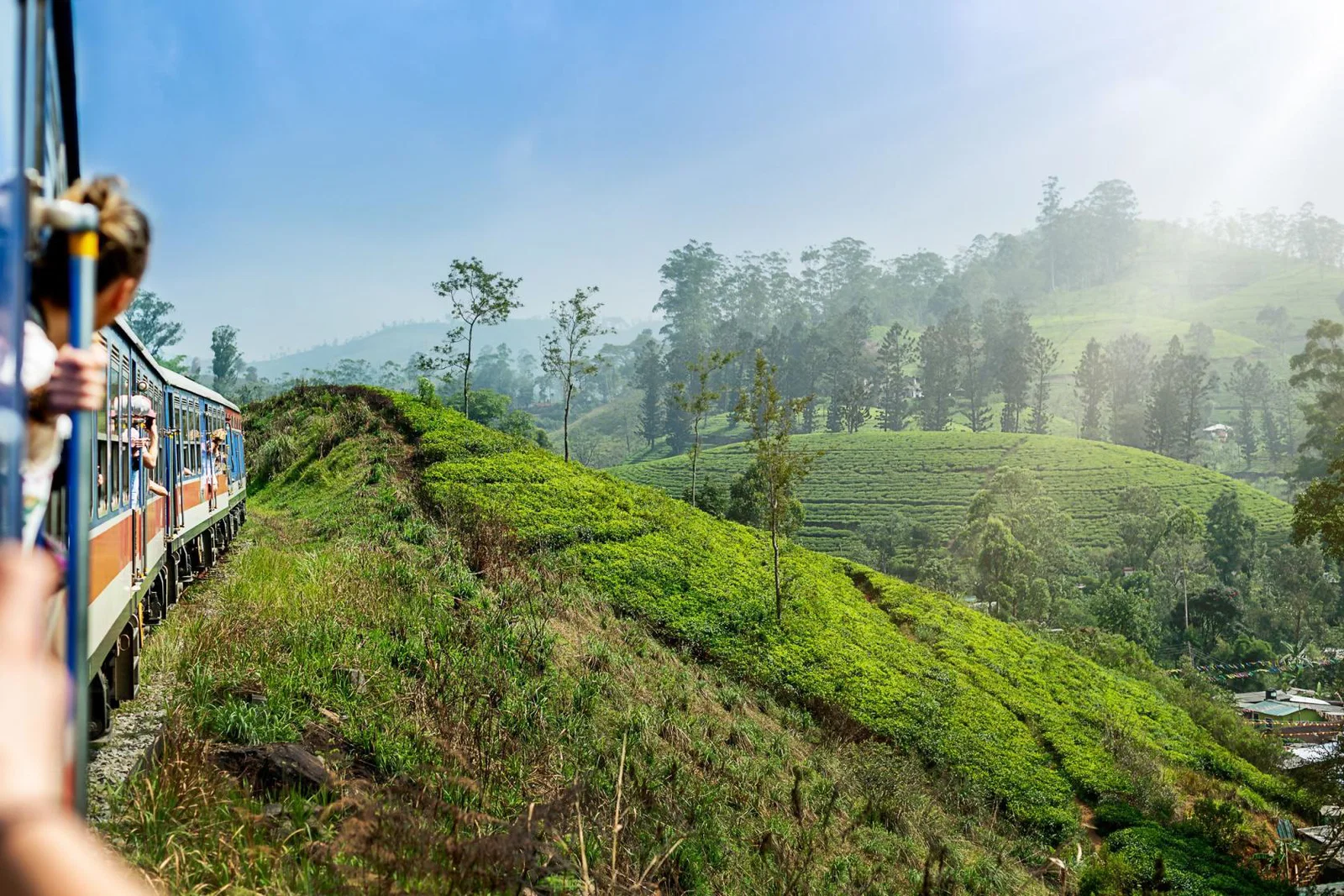 Sri Lanka train through tea country Ella to Kandy