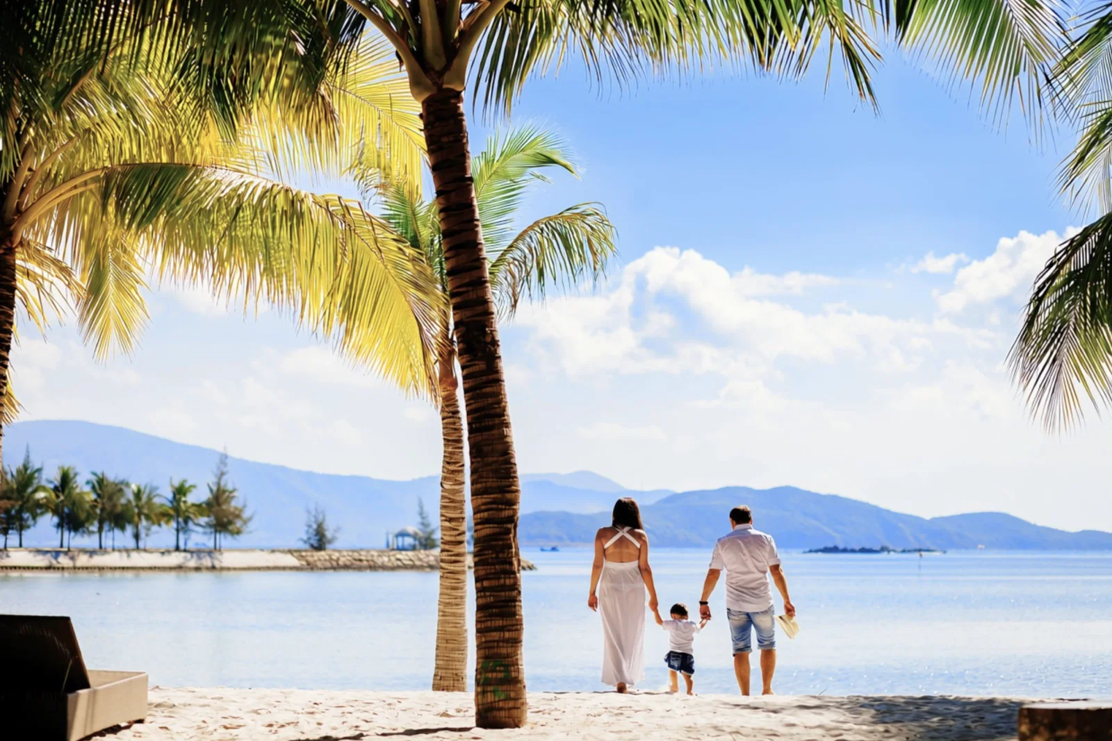 Family travel in Pacific Asia 