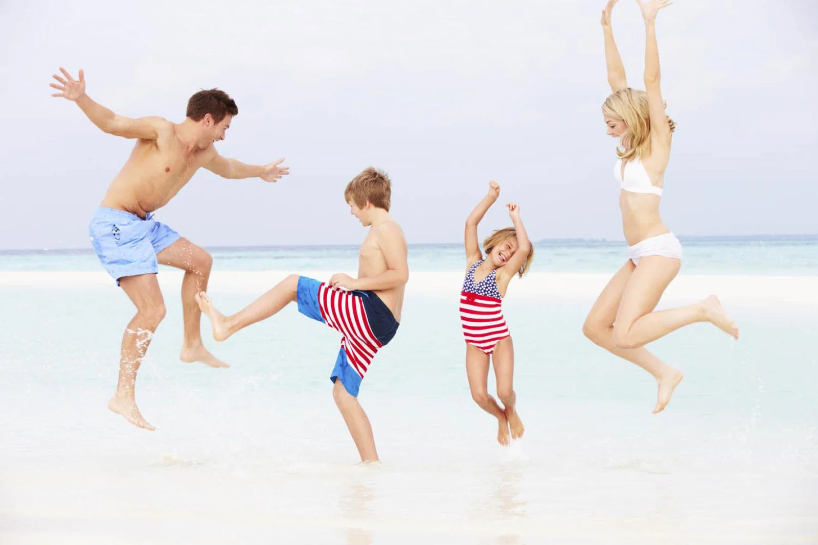 Family holiday - beach (stock)