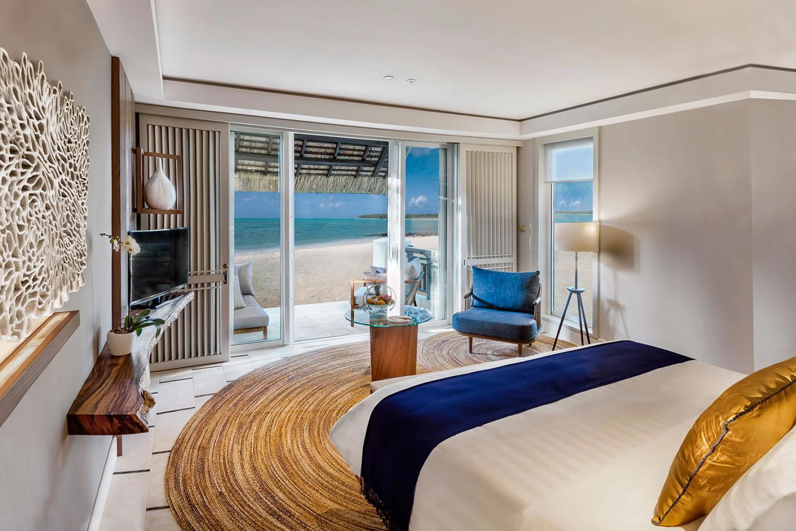 Junior-Suite-Frangipani-Beach-Access.jpg