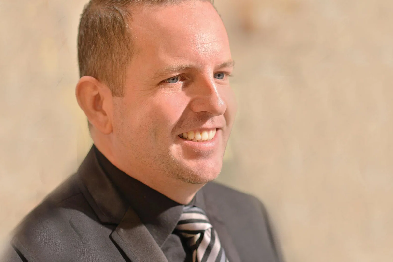 15Ian-Scott-Dubai.jpg