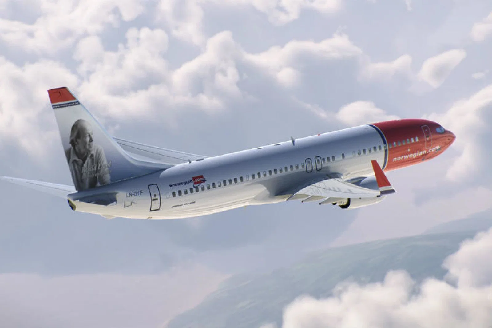 737-Road-Dahl-tailfin.jpg