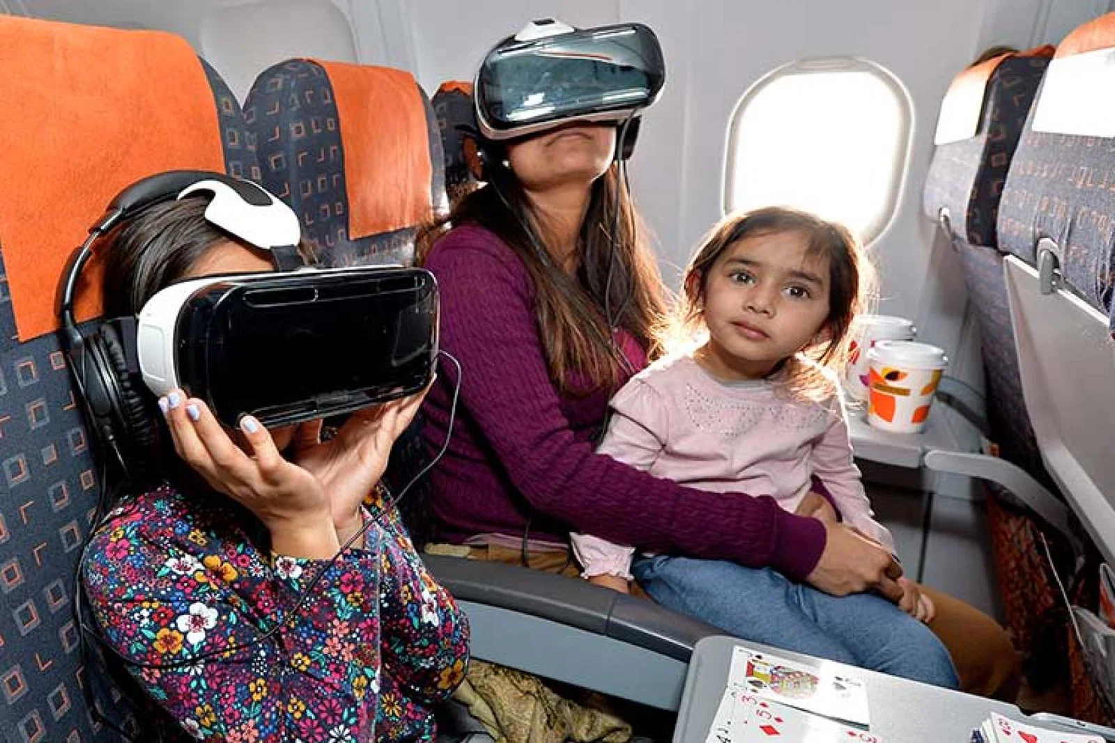 EasyJet passengers experience Virtual Reality for World Polio Day with Unicef