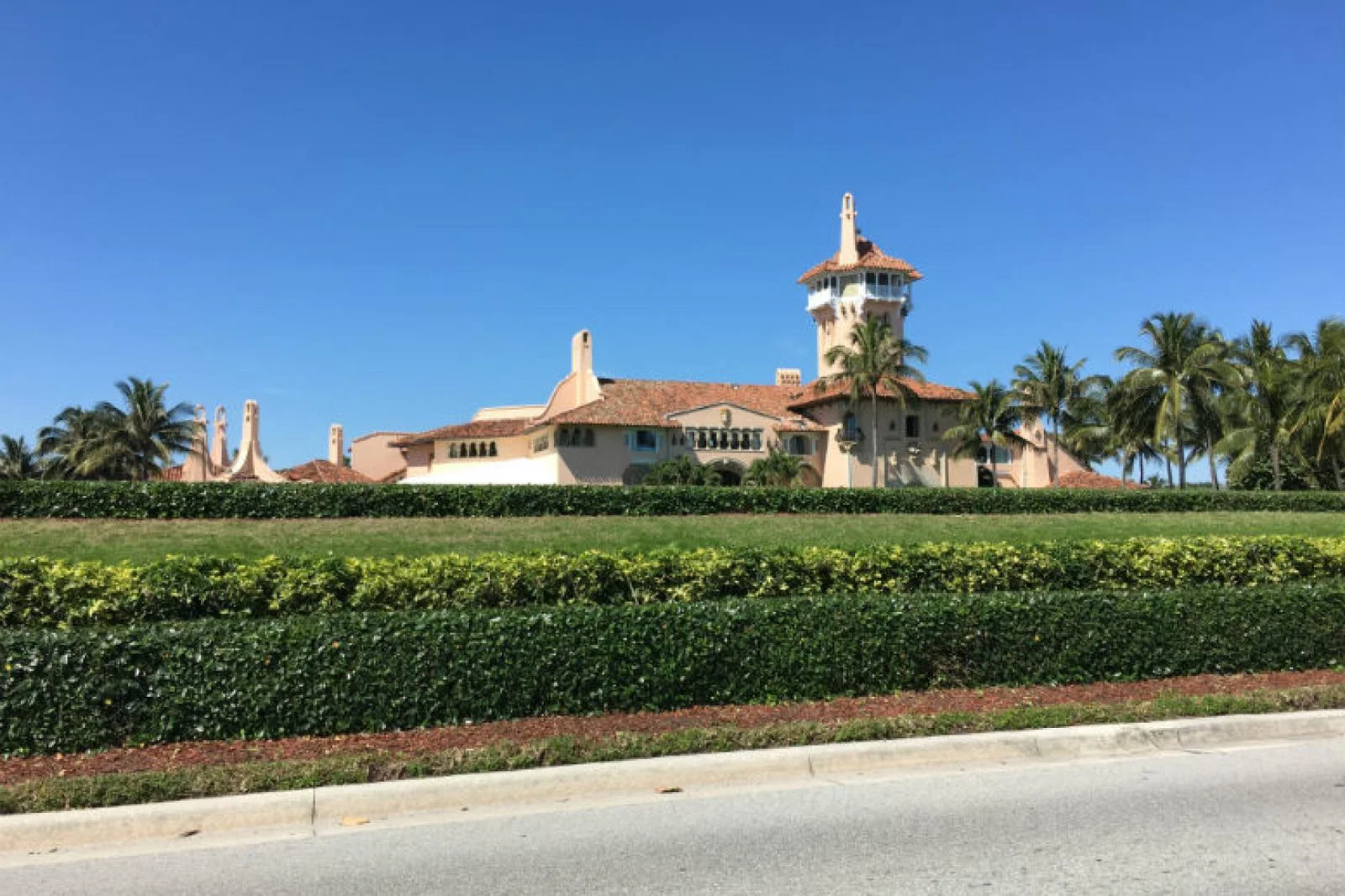 Trump resort mar-a-lago.jpg