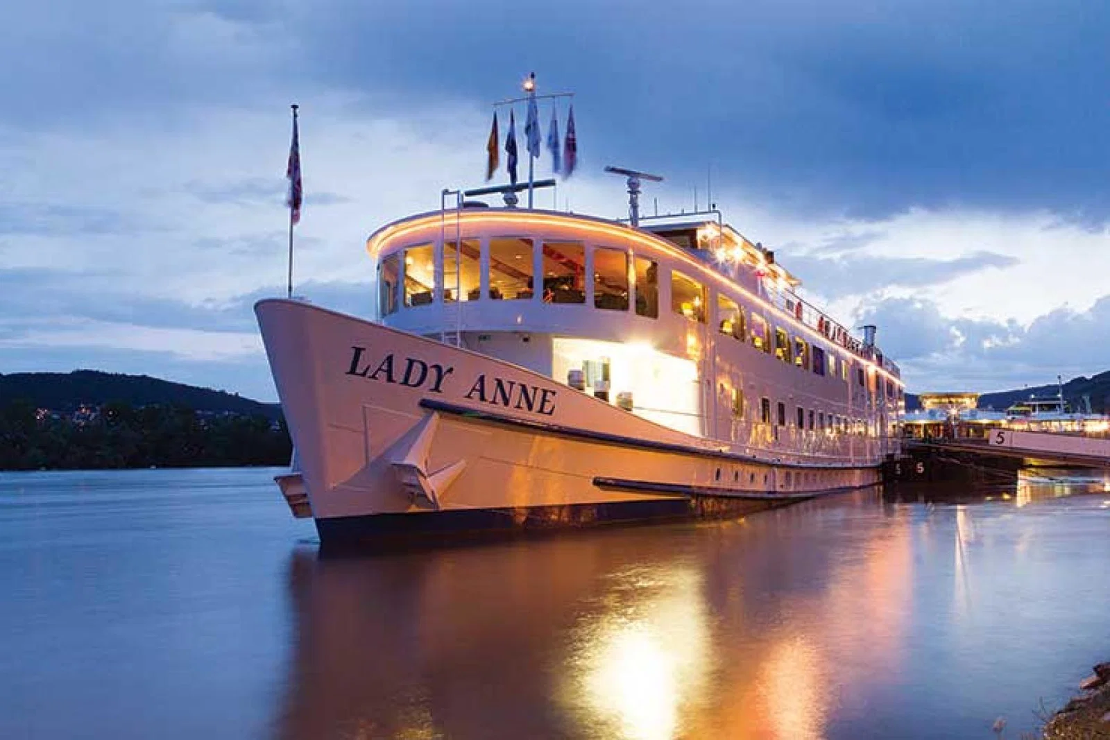 MPS-Lady-Anne-at-night.jpg