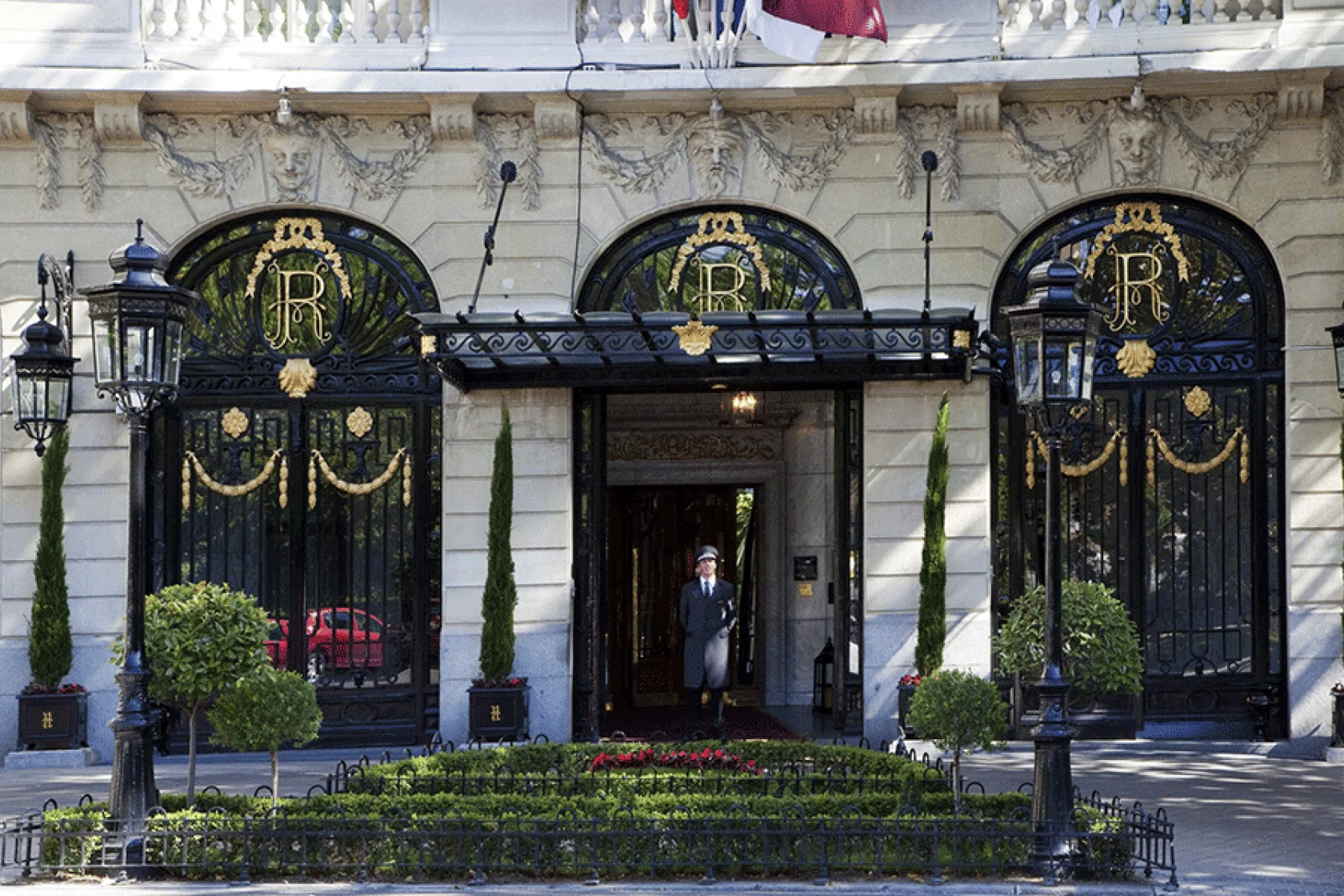 web-hotelritz-Entrance2.gif