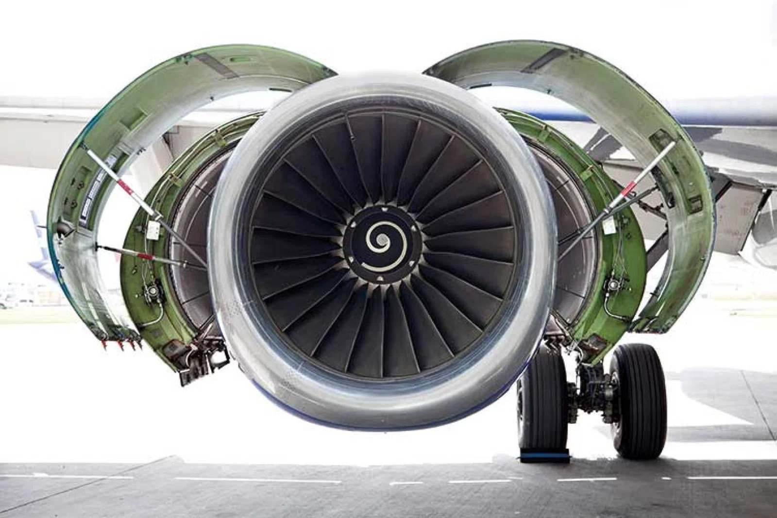 The switch to sustainable jet fuel needs the backing of governments, says Iata