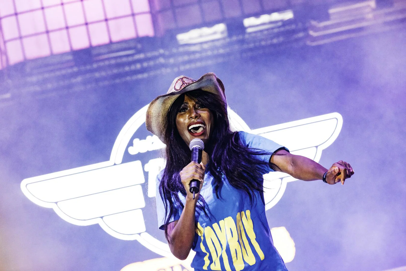 Sinitta Jet2holidays.jpg