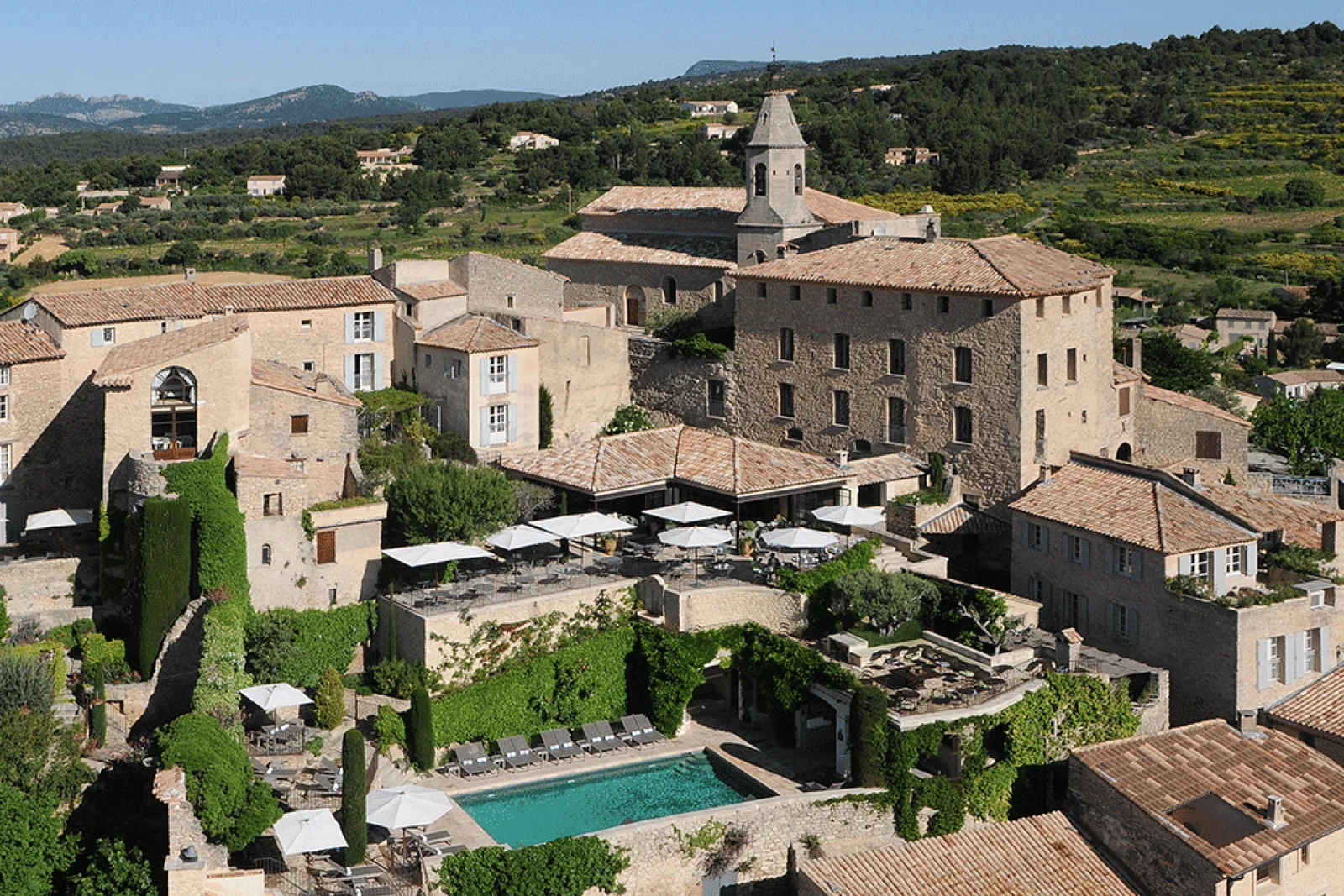 Crillon-Le-Brave-external.gif