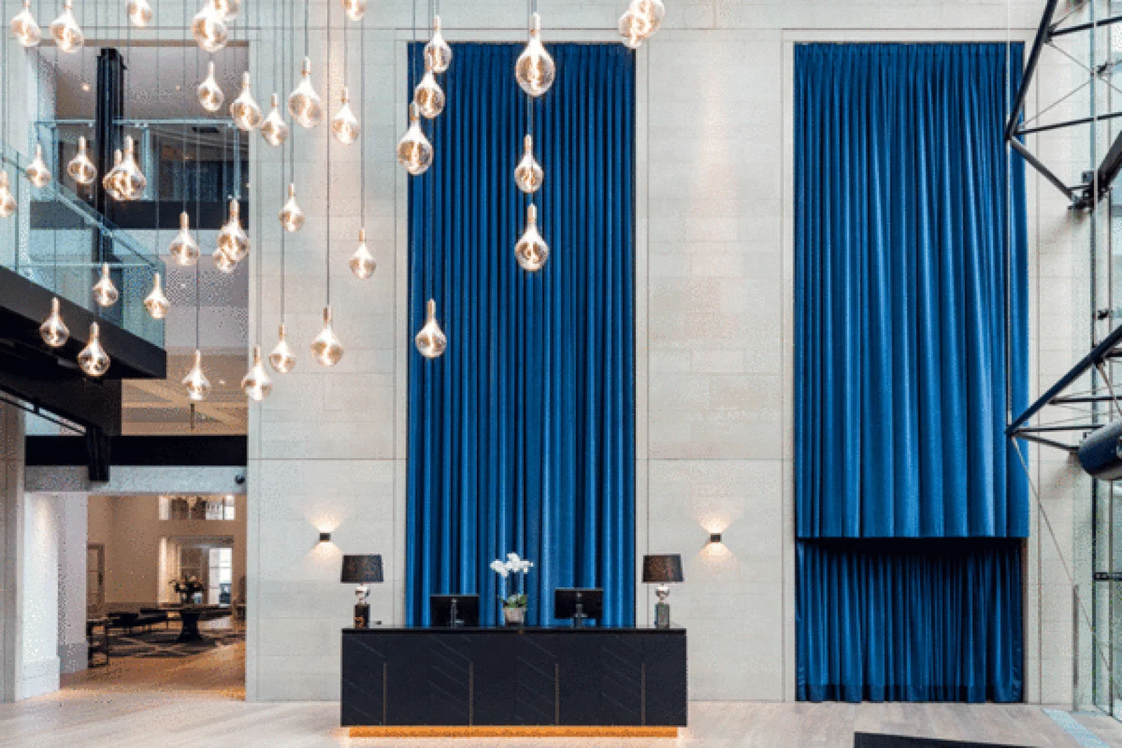 Radisson-Blu-Edwardian-Manchester-Lobby.gif
