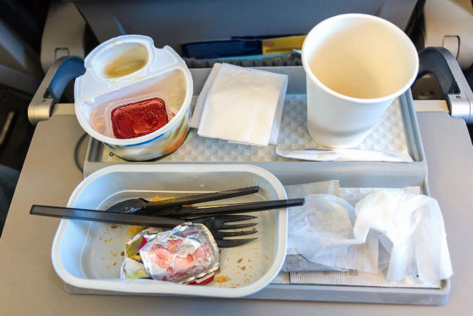 iStock-912341146 Cutlery Airline Plastic.jpg
