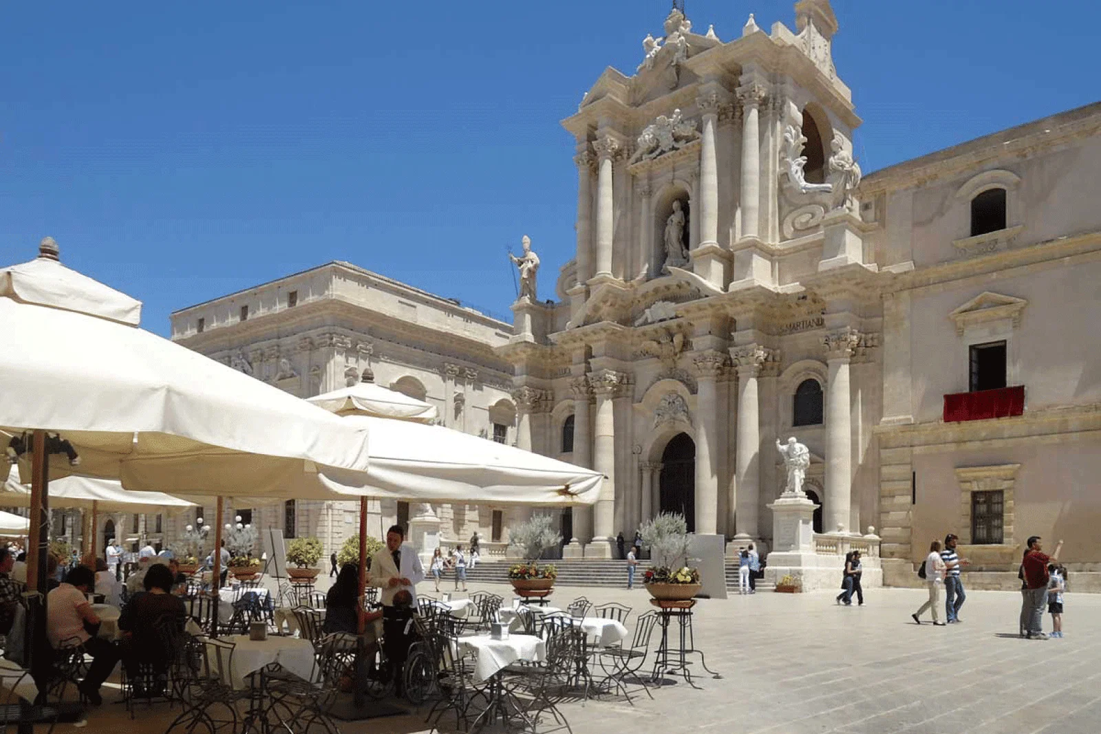Ortigia-market-Sicily.gif