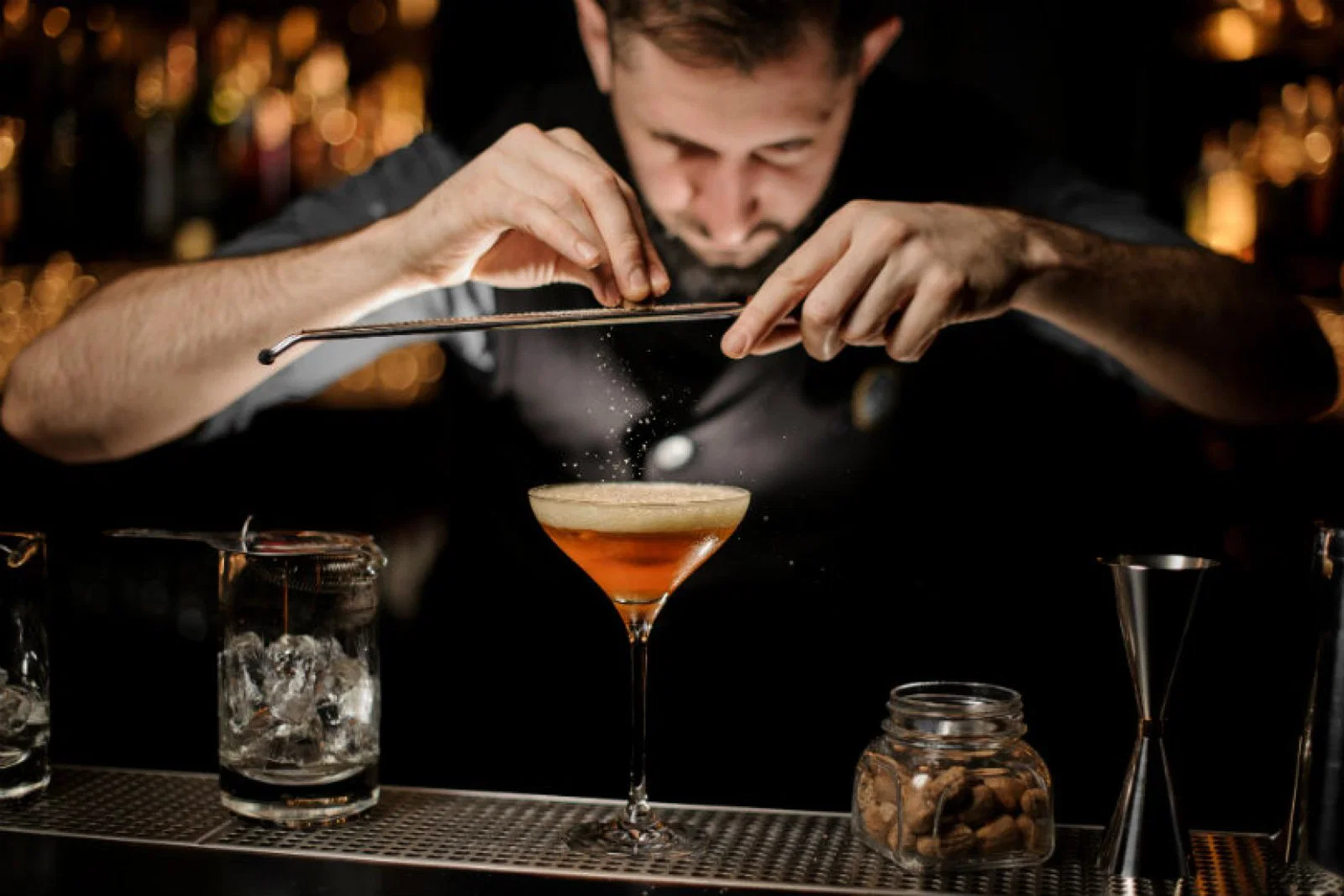 Cocktail-making classes with the hotel’s master mixologists will also be part of the experience