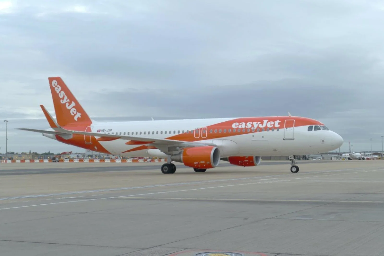 EasyJet aircraft (Credit: Frederick Tubiermont/Unsplash)