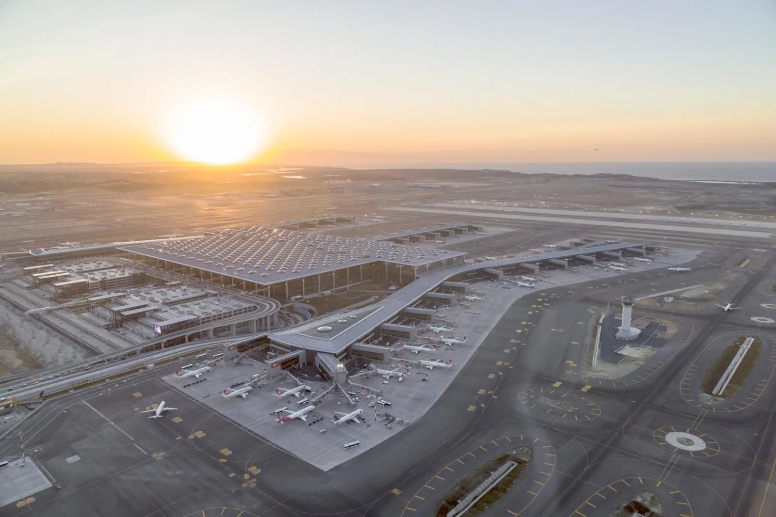 Istanbul airport has seen heavy snow disrupt traffic