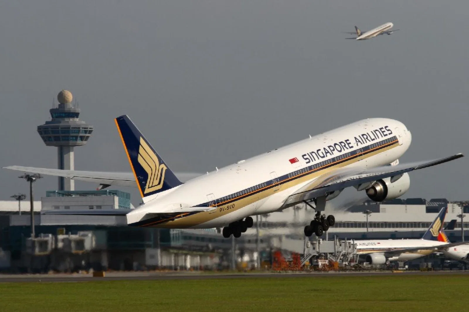 SIA expects to cut around 4,300 roles