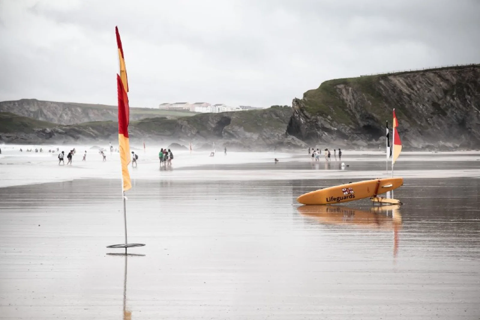 Newquay's Fistral Beach (Credit: Leif Christoph Gottwald/Unsplash)