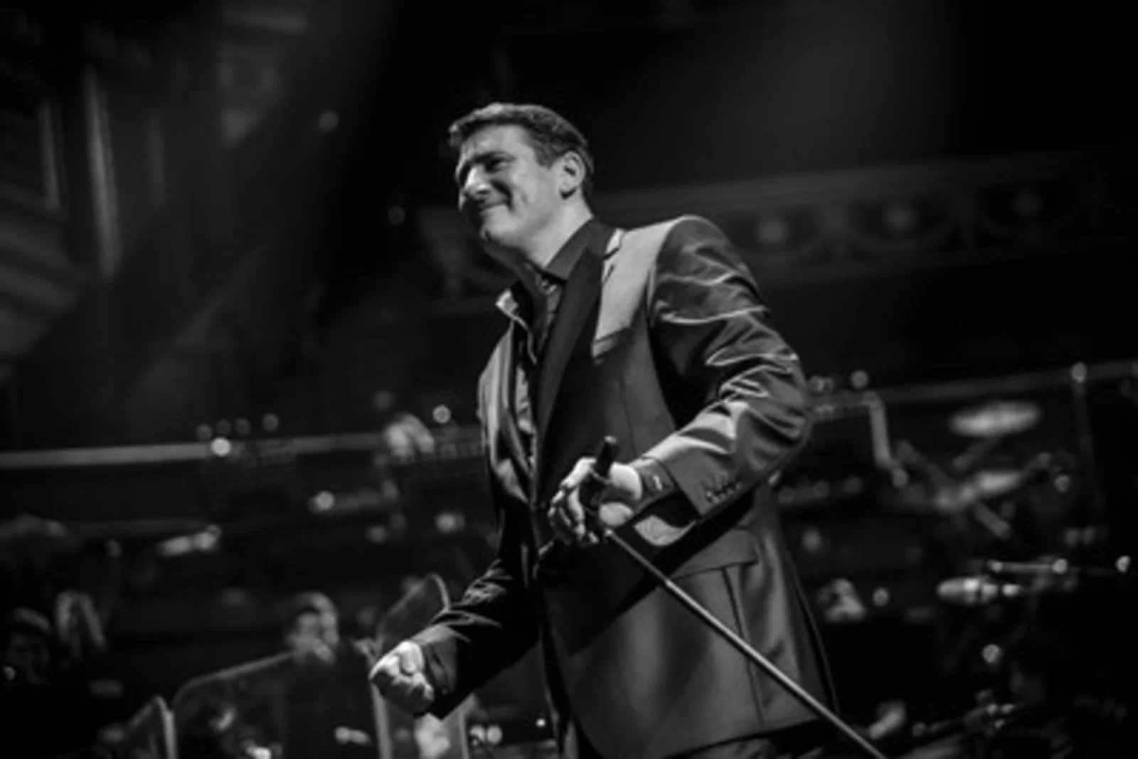 Hadley will perform during the seven-night inaugural voyage