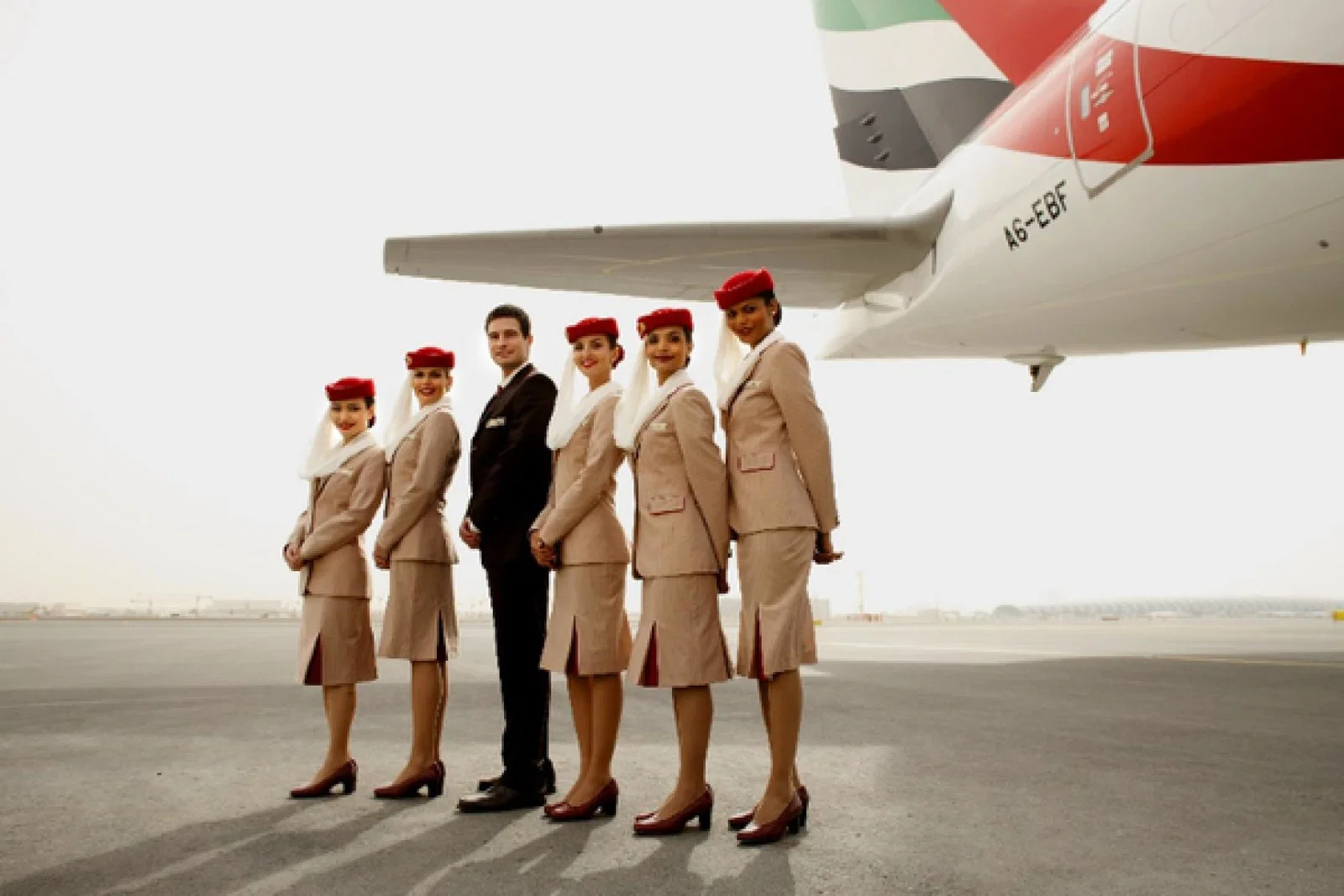 Emirates_cabin_crew.jpg