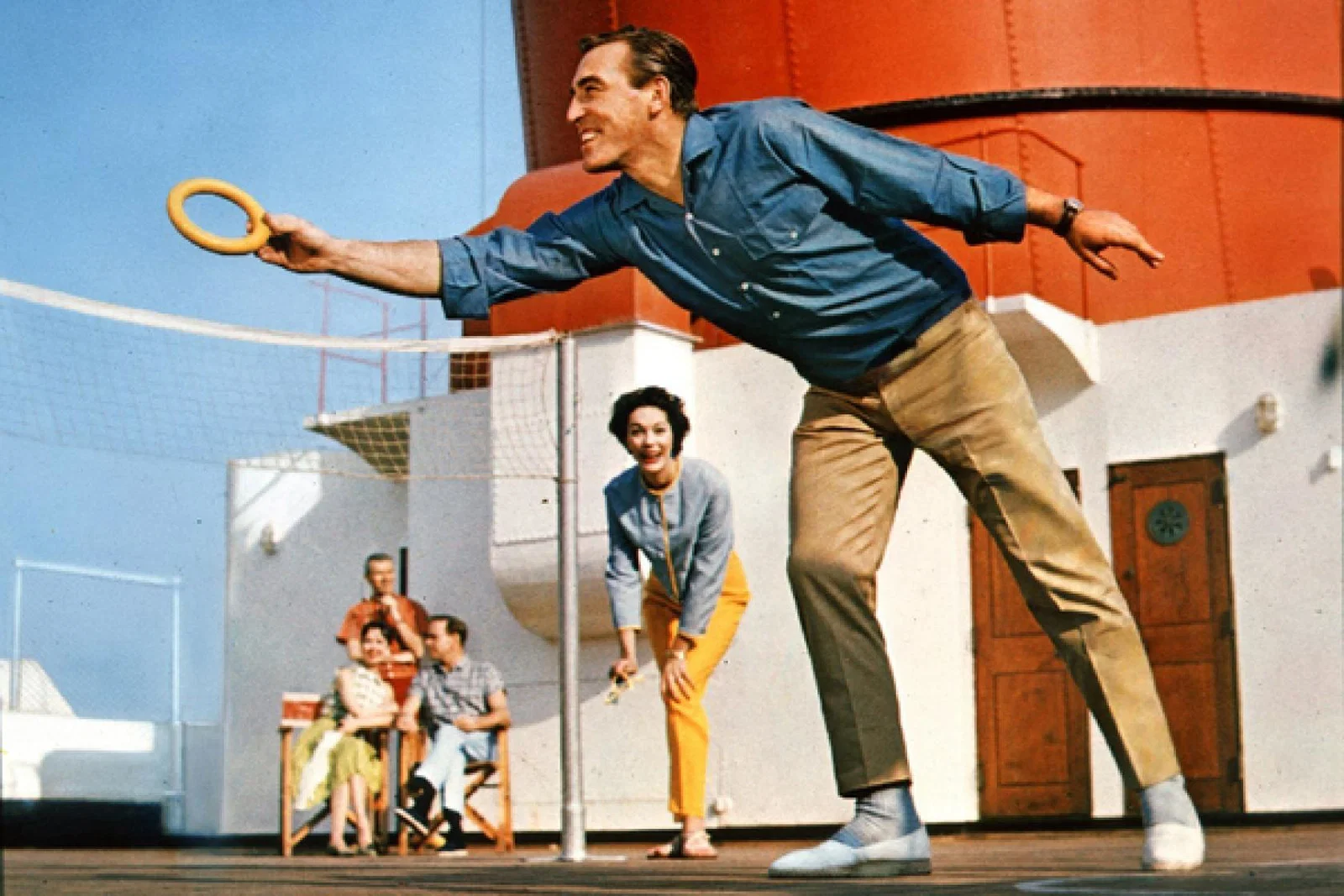 Cunard_Line_Catching_Hoops.jpg