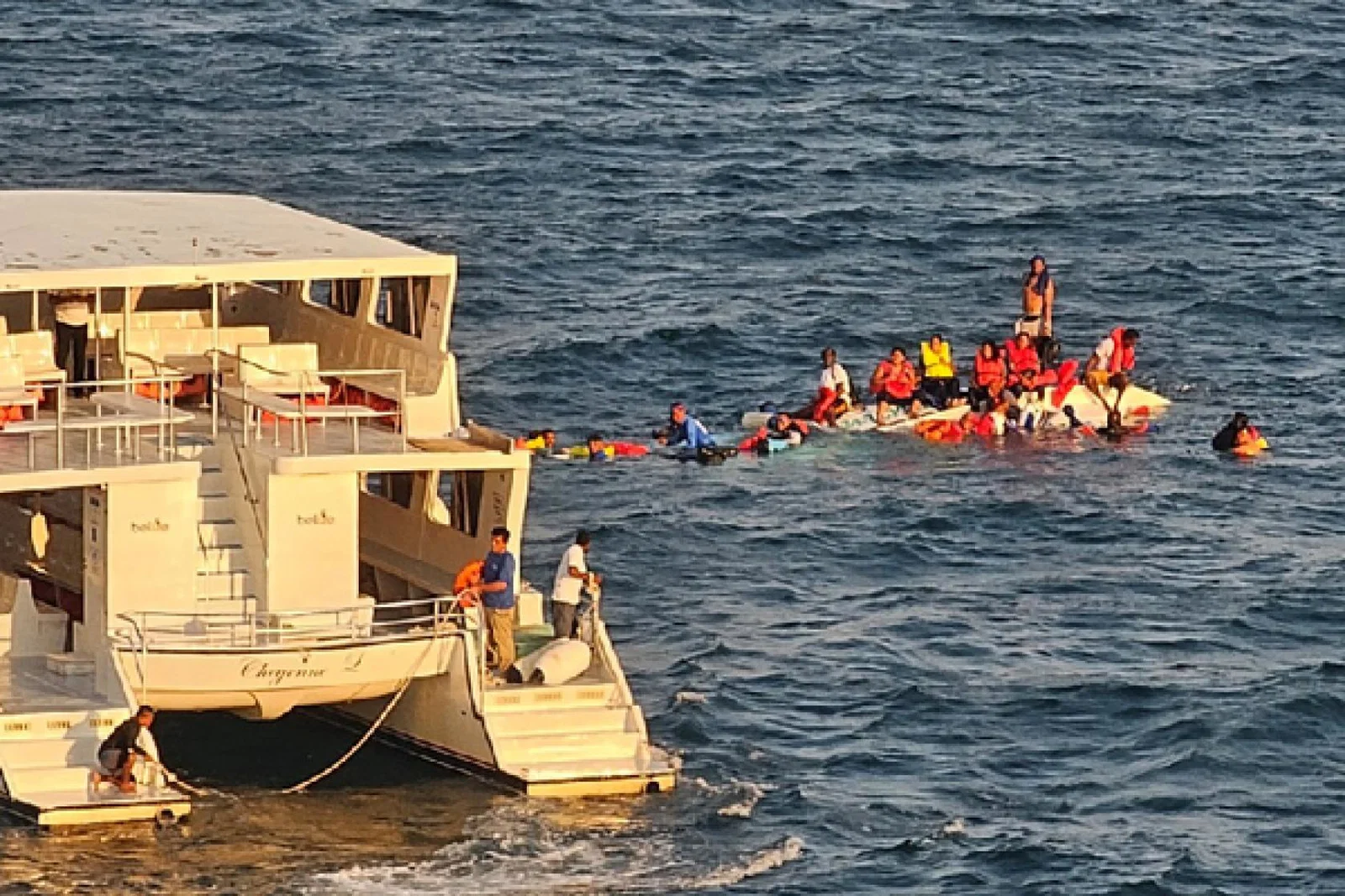 Carnival_Dream_Rescues_17_People.jpg