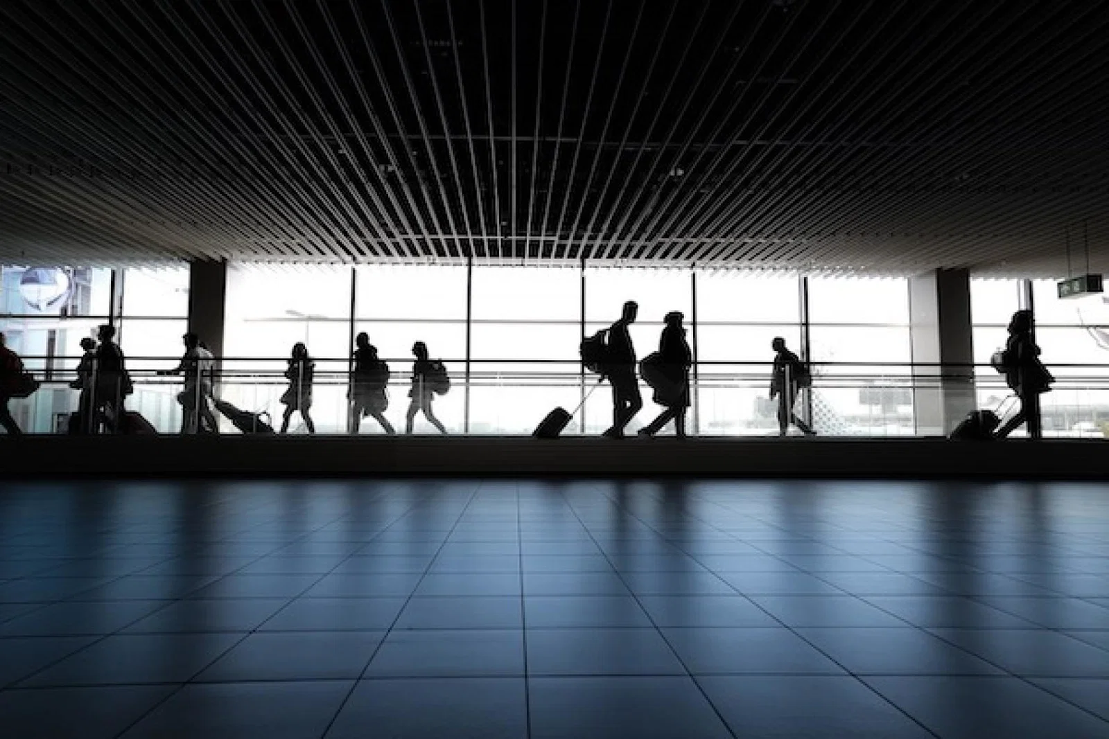 airport-g7c24d4d85_1280.jpg