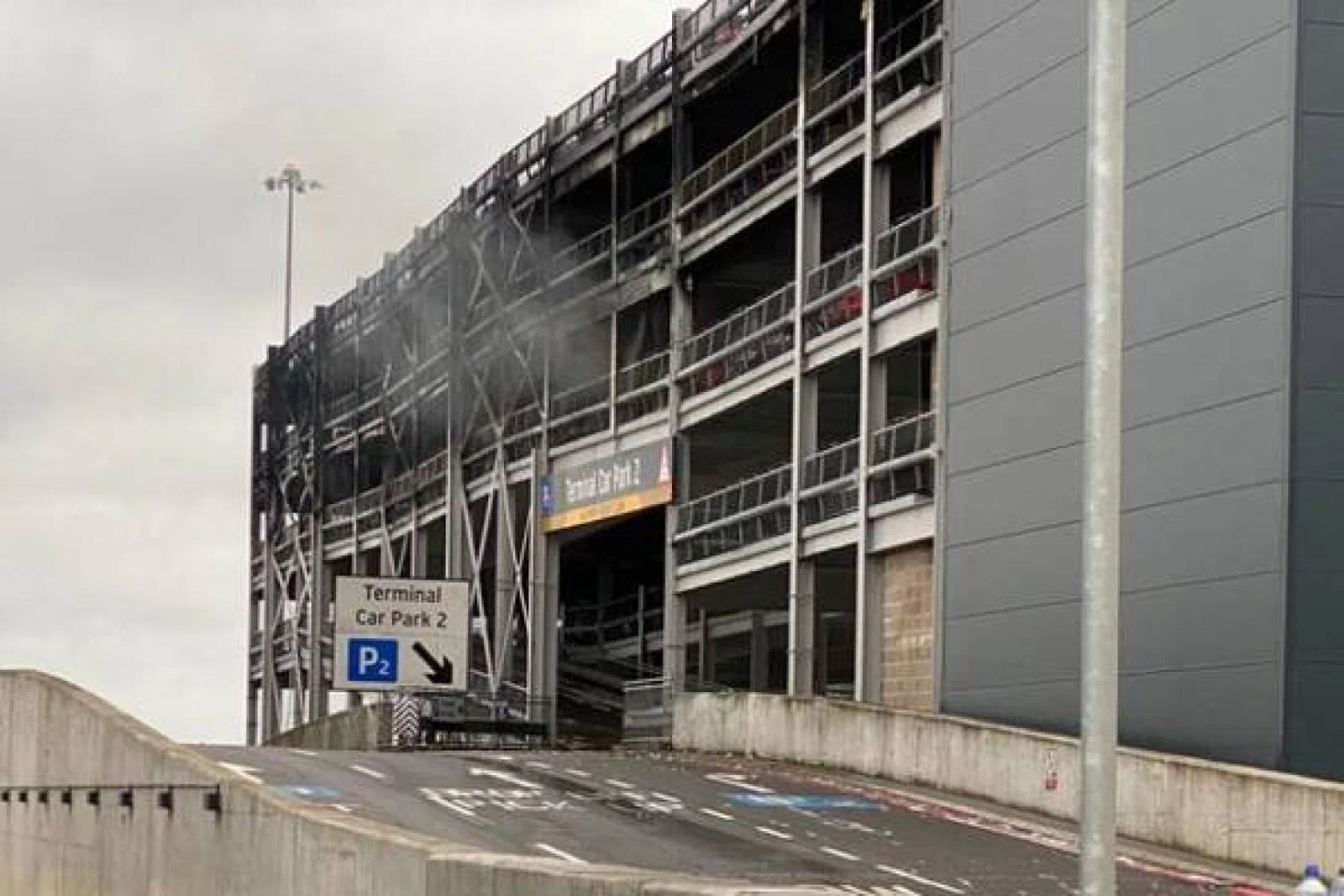 Luton_airport_fire_October_2023_Bedfordshire_Fire_and_Rescue.jpg