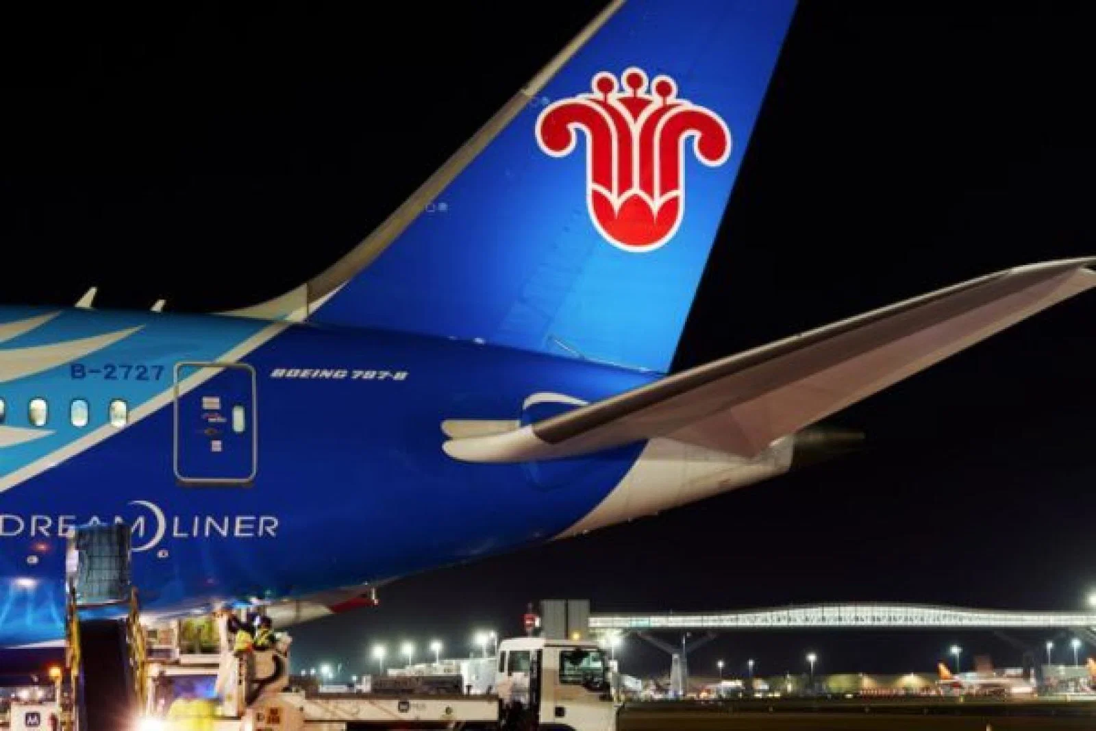 China Southern, Gatwick, December 2023.jpg