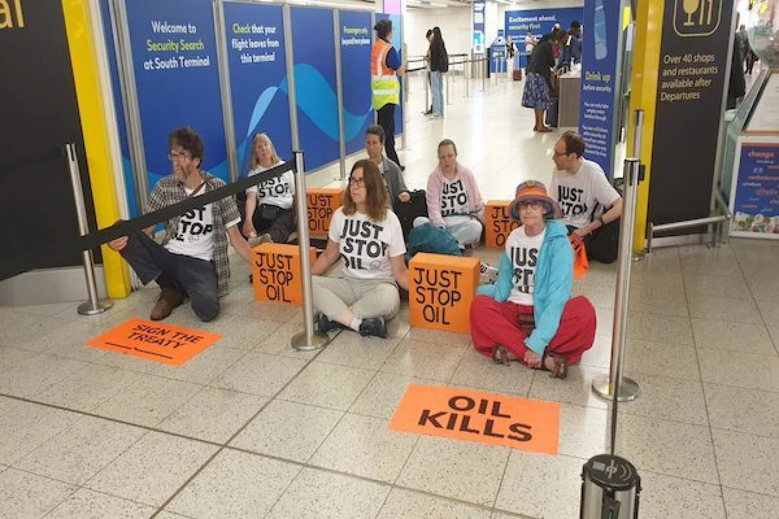 Just stopoil, gatwick, 29 July (Credit: Just Stop Oil)