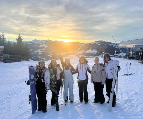 Agents on the Contiki ski adventure in Austria