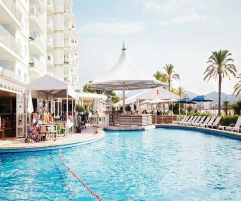 Sunwing Alcudia Beach pool