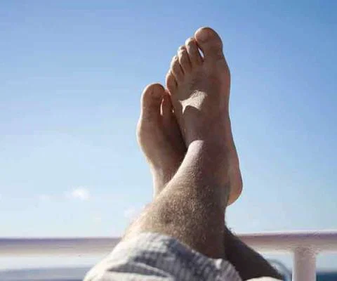 Cruise-worker-feet- cruise get ahead.jpg