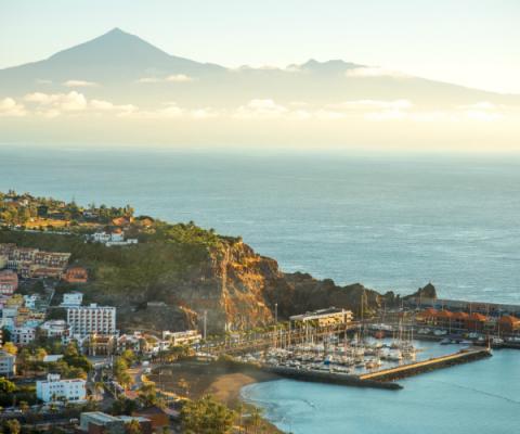 Tenerife_ThinkstockPhotos-512330766.jpg