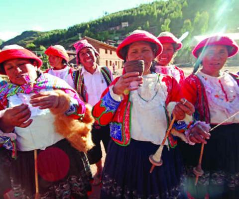 Peru Sacred Valley Womens Weaver Co-Op Group-Oana Dragan 2012-IMG2824 processed Lg RGB.jpg