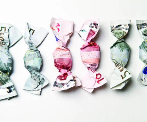 Money_wraps_iStock_16275182_XXLARGE.jpg