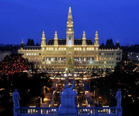 shutterstock_88582381_Christmas Vienna.jpg
