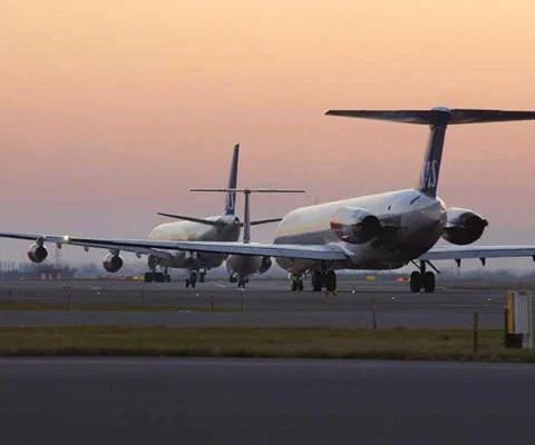 SAS jets queuing for take off
