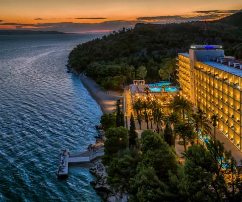 4_TUI_BLUE_Jadran_by_night.jpeg