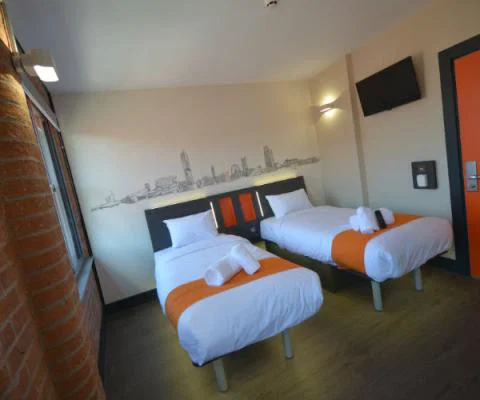 EasyHotel.jpg
