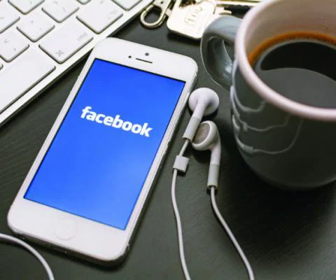 Facebook iStock-500551713.jpg