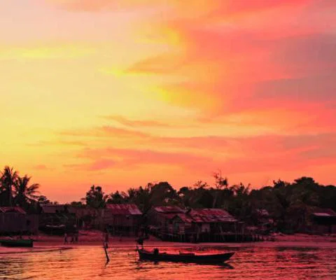 Koh_Rong_Samlon_island.jpg