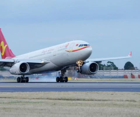 Heathrow Tianjin Airlines.jpg