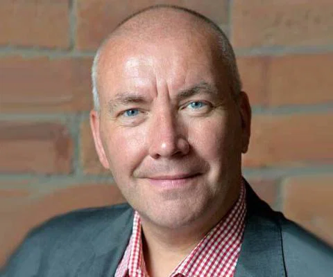 Alistair Rowland 740