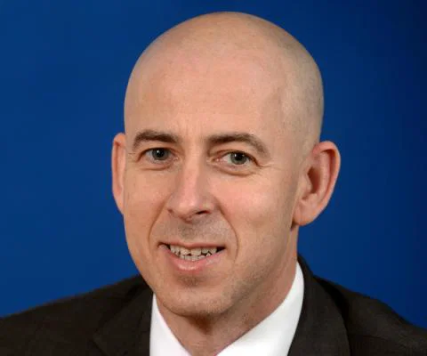 Peter Deer Fred Olsen Web.jpg