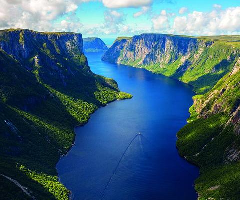 SE199_09rr-GrosMorneNationalPark-NewfoundlandAndLabrador_METhumb.jpg